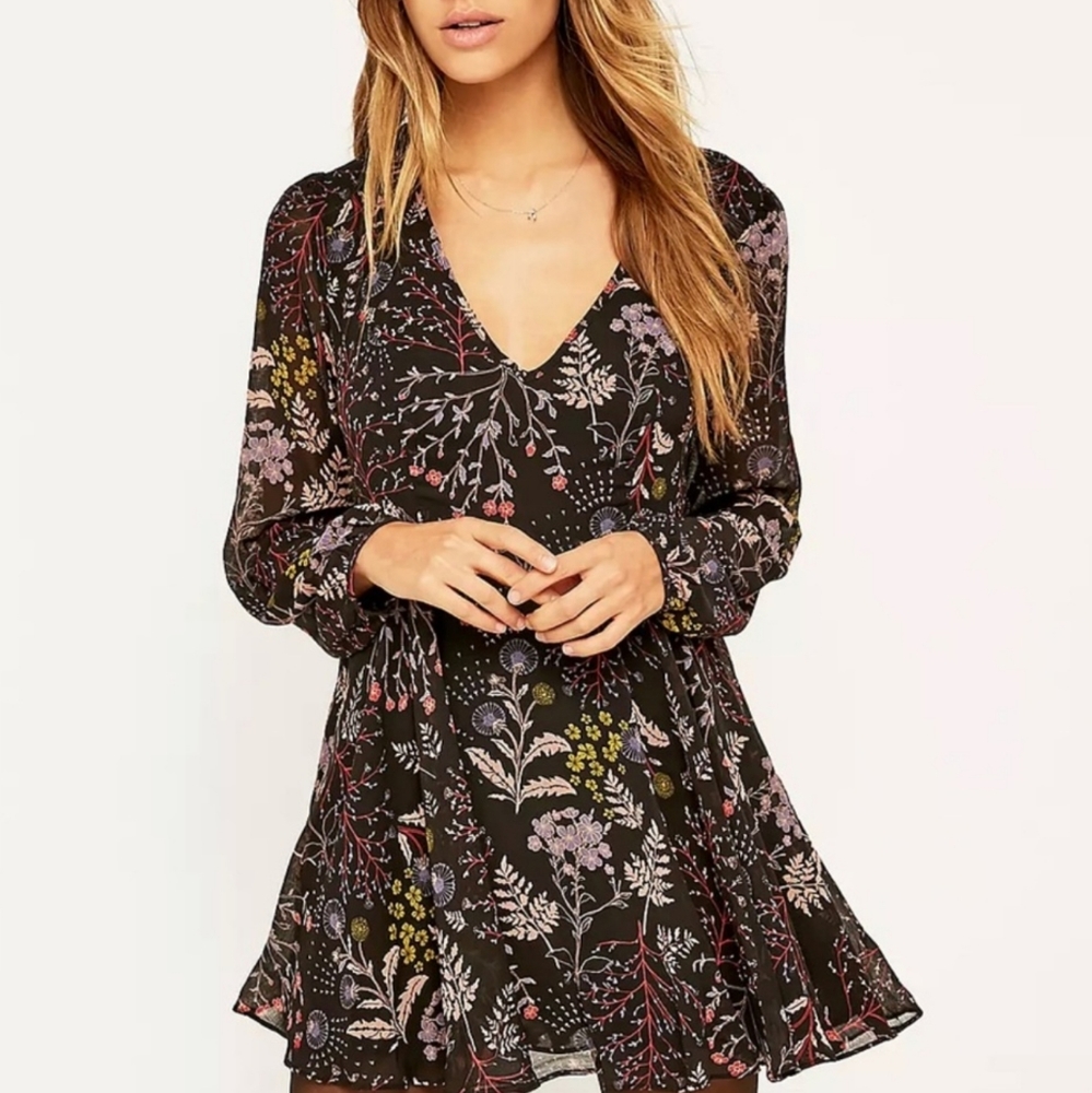UO Kimchi Blue Sleevless Floral Dress